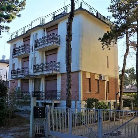 Apartment Comfortable Flat In A Small With Terrace Lignano Sabbiadoro